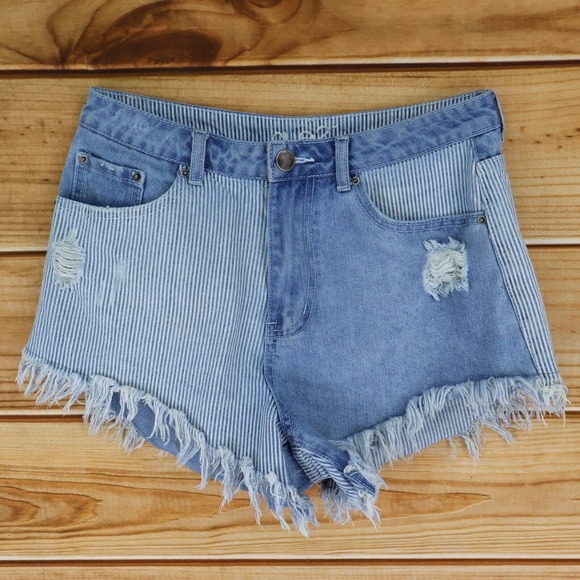 Rue 21 Cut-Off Jean Shorts Womens‎ Sz 6 Blue Colorblock Striped Denim Distressed - Picture 1 of 6